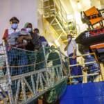 Migranti, nave Rise Above in porto a Reggio Calabria