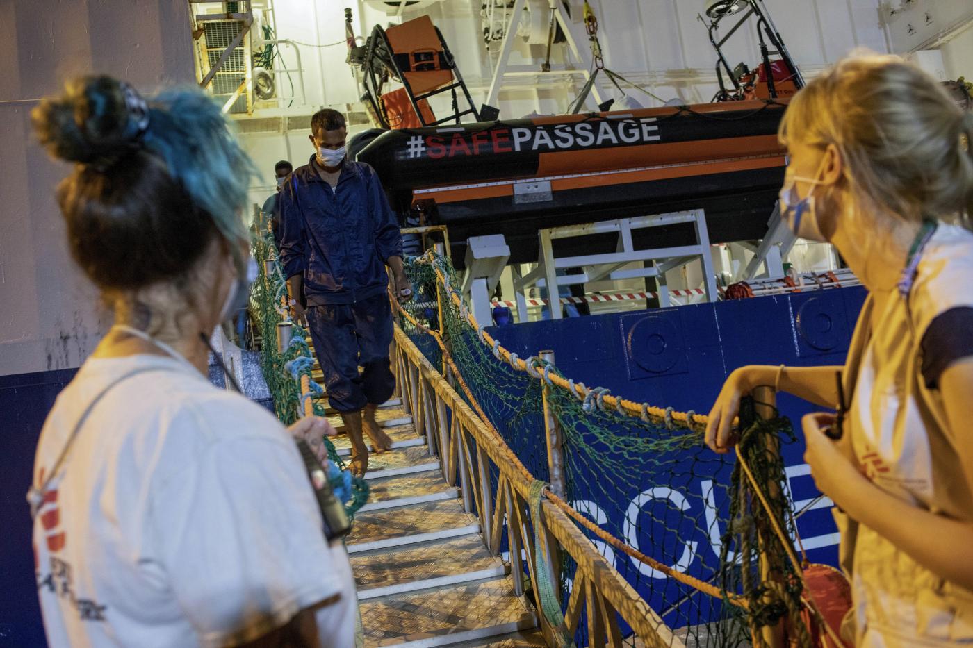 Migranti, Meloni: “Su navi no naufraghi, scelta medici bizzarra”