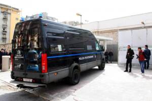 Bari, torture in carcere: arrestati 3 poliziotti