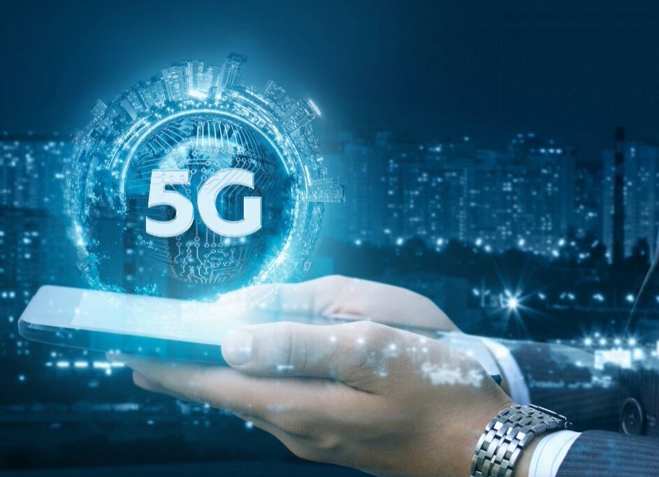 Accordo di Tim con Fastweb + Vodafone per lo sviluppo del 5G Accordo di Tim con Fastweb + Vodafone per lo sviluppo del 5G