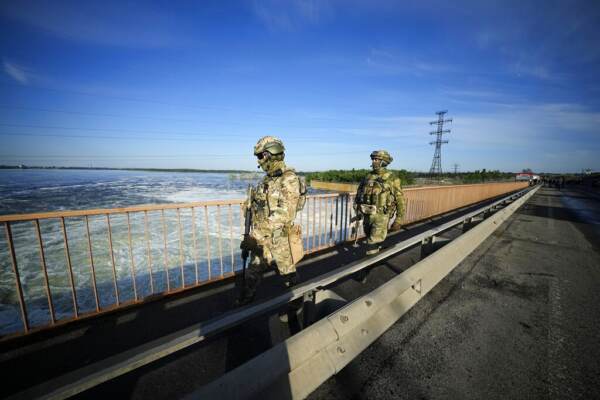 Ucraina, Zelensky: “Mosca rischia di dichiarare guerra al mondo”