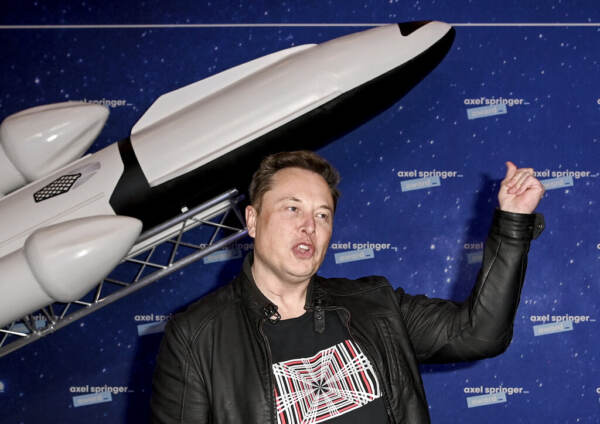 Twitter, Musk: “Fine lavoro da remoto”