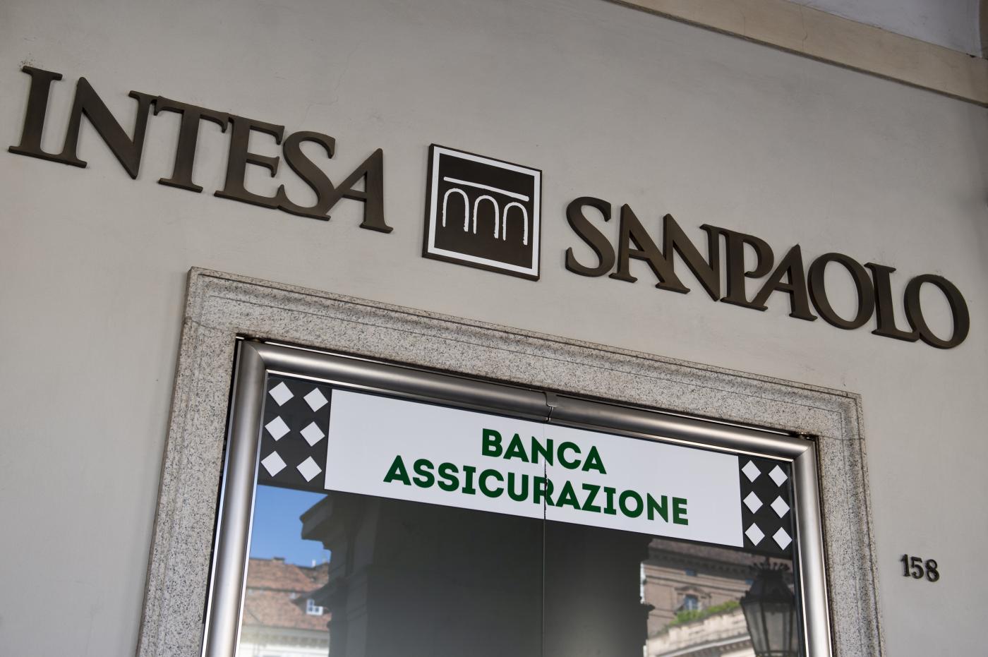 Intesa Sanpaolo, via a piano da 5 miliardi in sostegno a piccole imprese