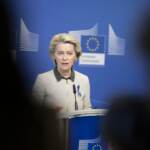 Migranti, Commissione Ue: “In contatto con Italia e Francia”