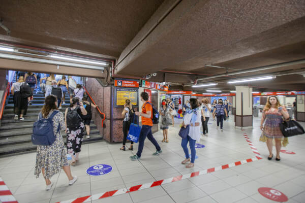 Stazione di Milano Cadorna, normale servizio sui mezzi di trasporto ATM, nonostante la proclamazione dello sciopero