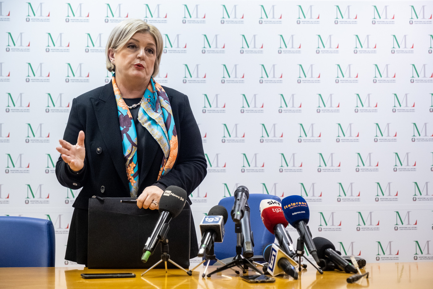 Bollette, Calderone: “Intervento su tredicesime”