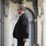 Migranti, Calenda: “Qualcuno fermi Salvini”