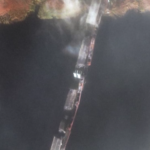 Ucraina, il ponte di Kherson distrutto visto dal satellite