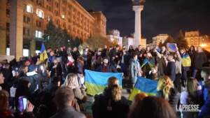 Ucraina, festeggiamenti per Kherson liberata