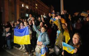 Ucraina, Kherson libera ma ancora bombe