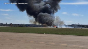 Dallas, incidente tra aerei: palla di fuoco in cielo