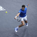 Atp Finals, Djokovic supera Tsitsipas