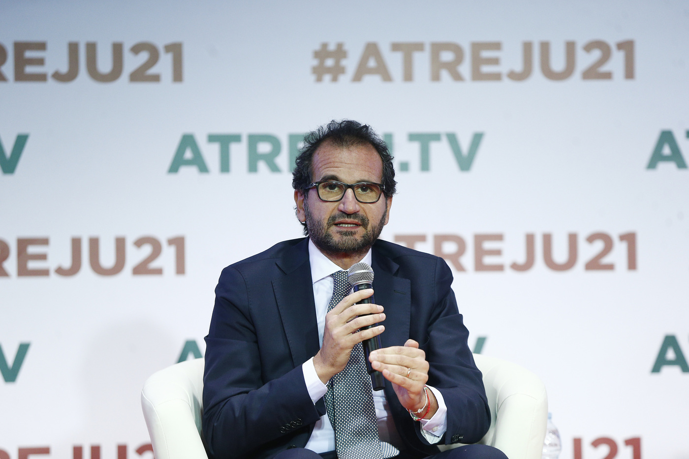 Covid, bufera su sottosegretario Gemmato: Pd chiede dimissioni