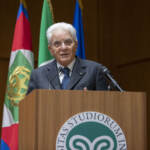 Mattarella: “Politica estera spetta a Governo”