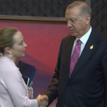 G20, stretta di mano tra Meloni e Erdogan