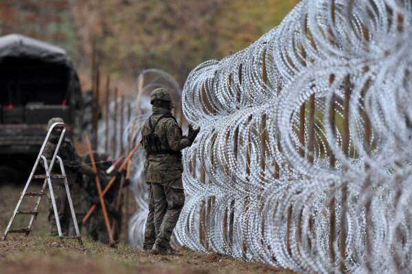 Polonia: al via la costruzione di una barriera al confine con Kaliningrad