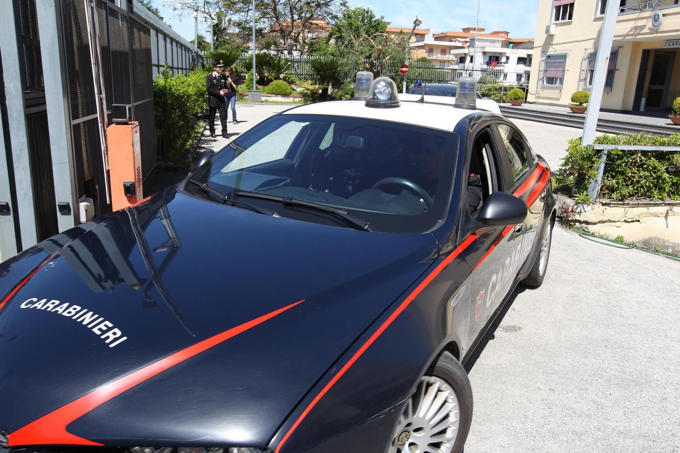 Ischia, bimbo chiede aiuto da finestra: arrestato 50enne per maltrattamenti