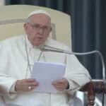 Ucraina, Papa: “Evitare escalation”