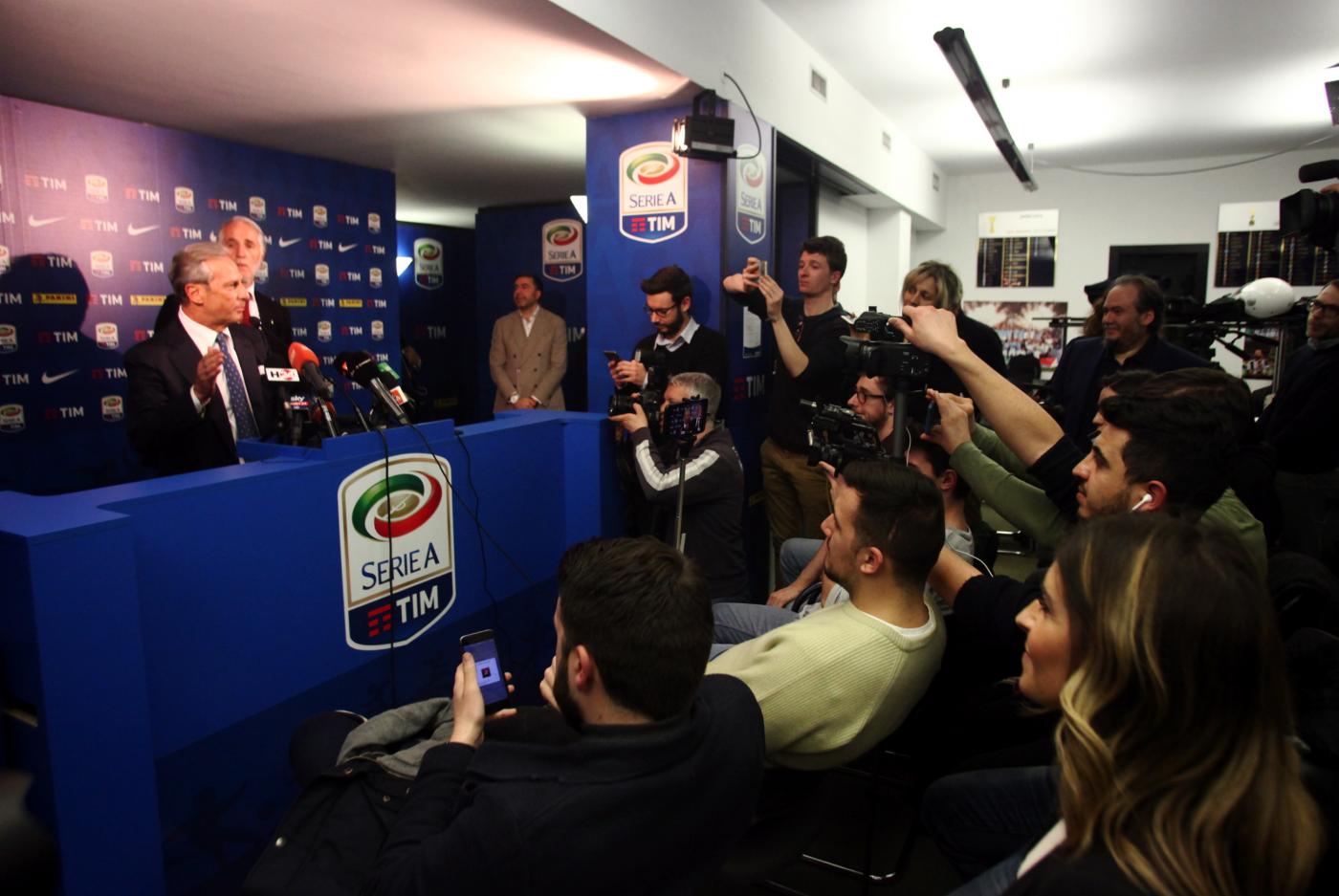 Calcio, diritti tv: archiviata inchiesta su Malagò e Miccichè Calcio, diritti tv: archiviata inchiesta su Malagò e Miccichè