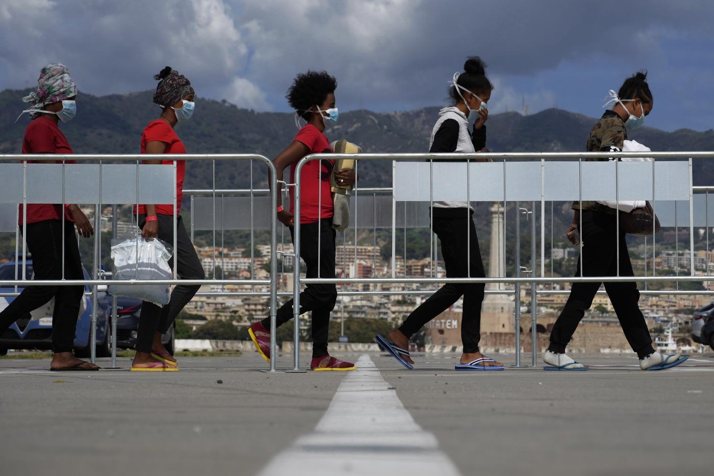 Migranti, traffico da Sicilia a Tunisia: 18 arresti