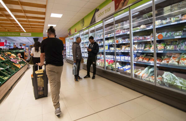 Caserta, caso salmonella: ritirati wurstel da supermercati