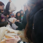 Ucraina, cibo distribuito agli abitanti a Kherson