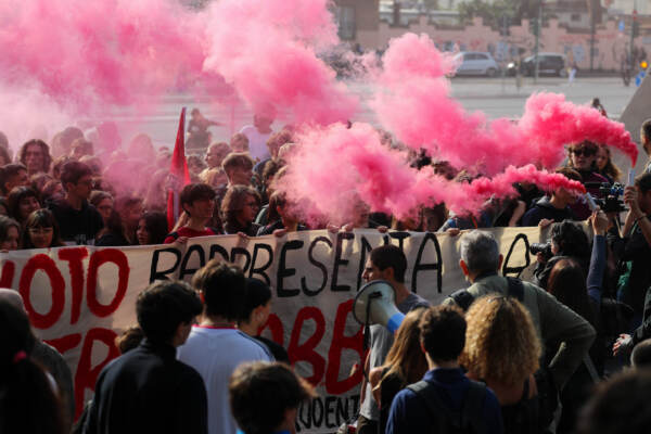 Roma, manifestazione studenti antifascisti