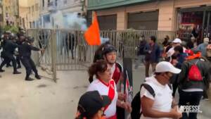 Perù, proteste contro il presidente Castillo