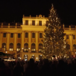 Vienna, riaprono i mercatini di Natale