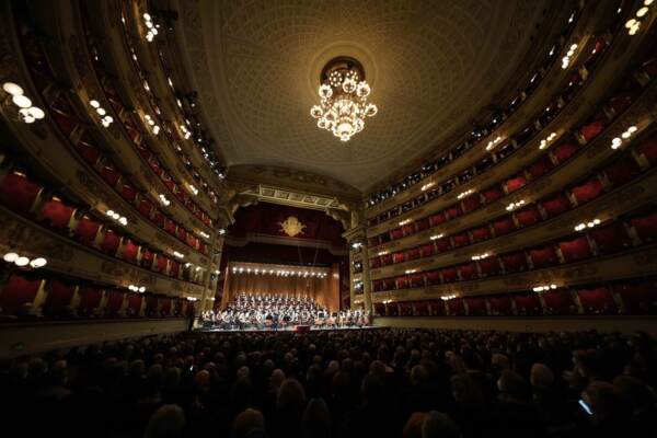 Milano, alla Scala il 'Concerto per la Pace' per l'Ucraina