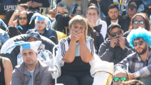 Qatar 2022, la delusione dei tifosi argentini a Buenos Aires