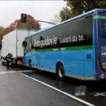 Milano, autobus tampona mezzo pesante: 17 feriti