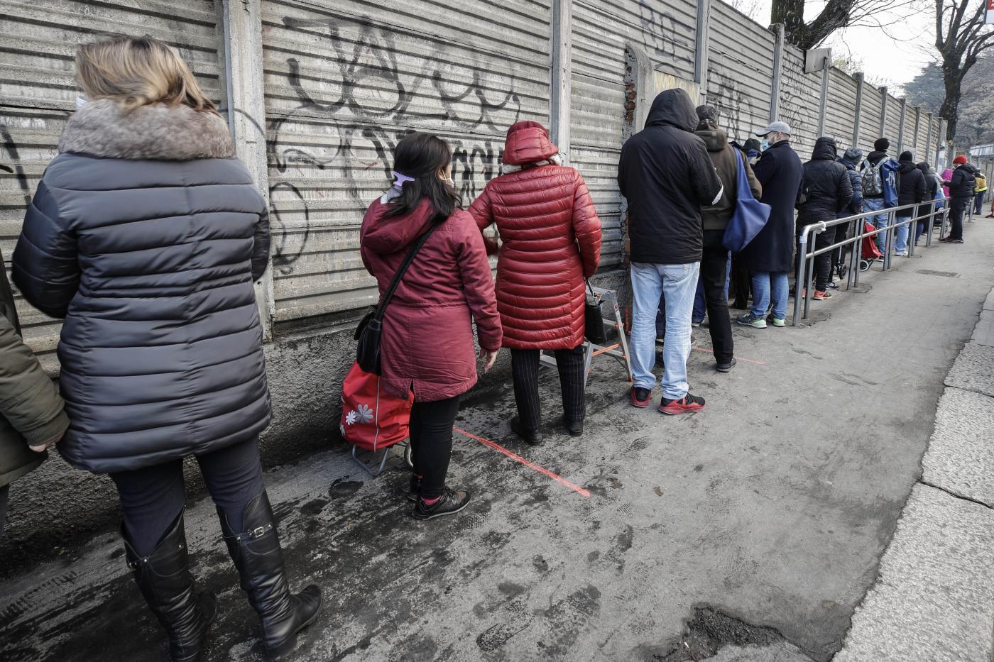 Povertà, rapporto Caritas: tra ‘eventi svolta’ c’è il diventare genitori