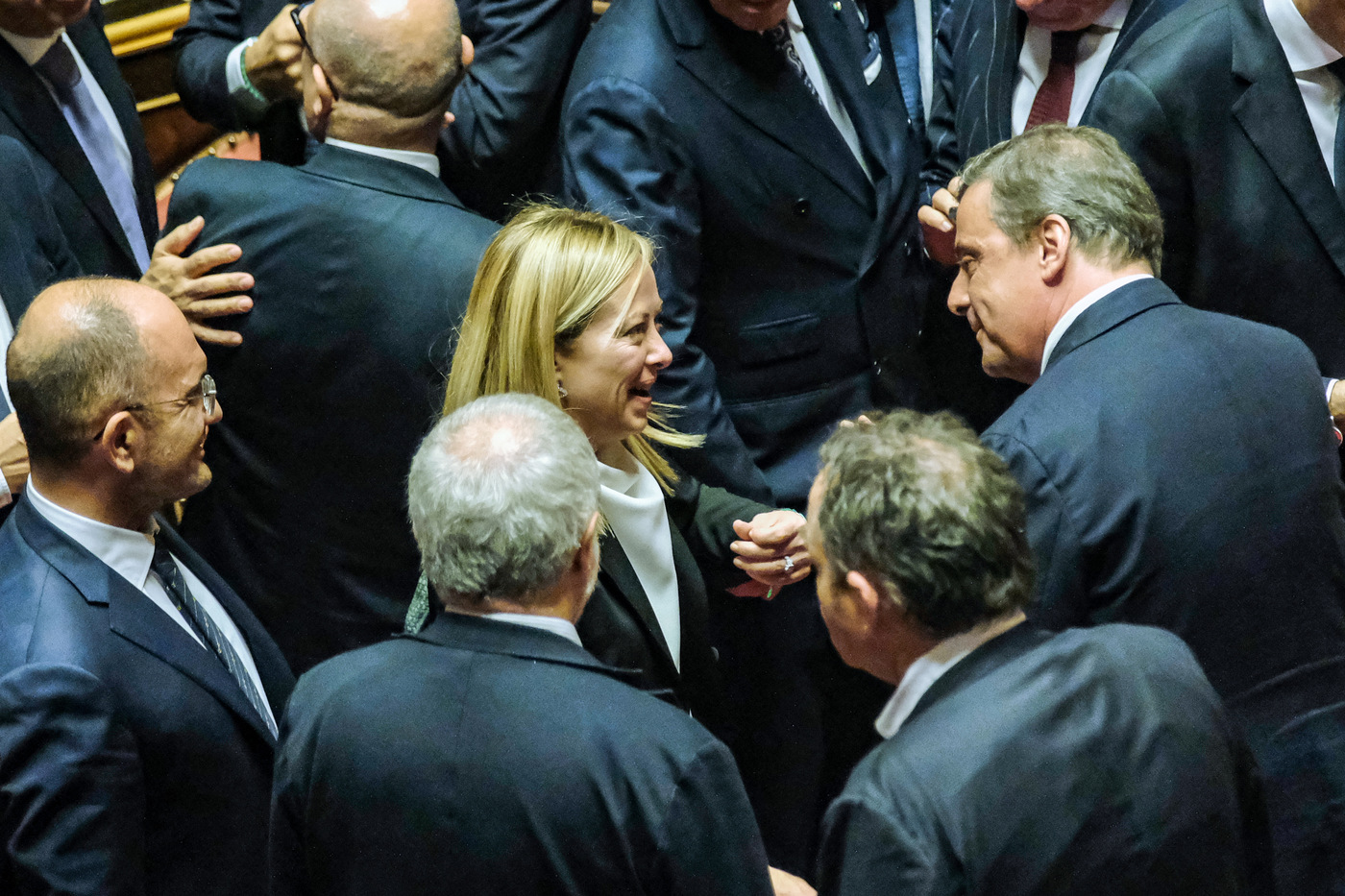 Manovra, Calenda a Meloni: “Pronti ad aiutare”