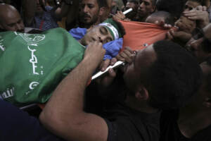 Palestinians: Israeli forces kill teen in West Bank
