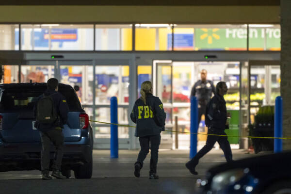Virginia, sparatoria in centro commerciale: vittime
