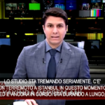 Turchia, sisma in diretta tv: conduttore continua a leggere