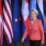 Ucraina, von der Leyen: “Presto price cap su petrolio russo”