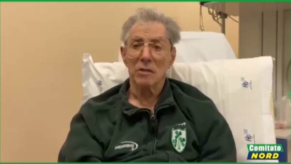 Bossi, video dall’ospedale: “Sto bene”