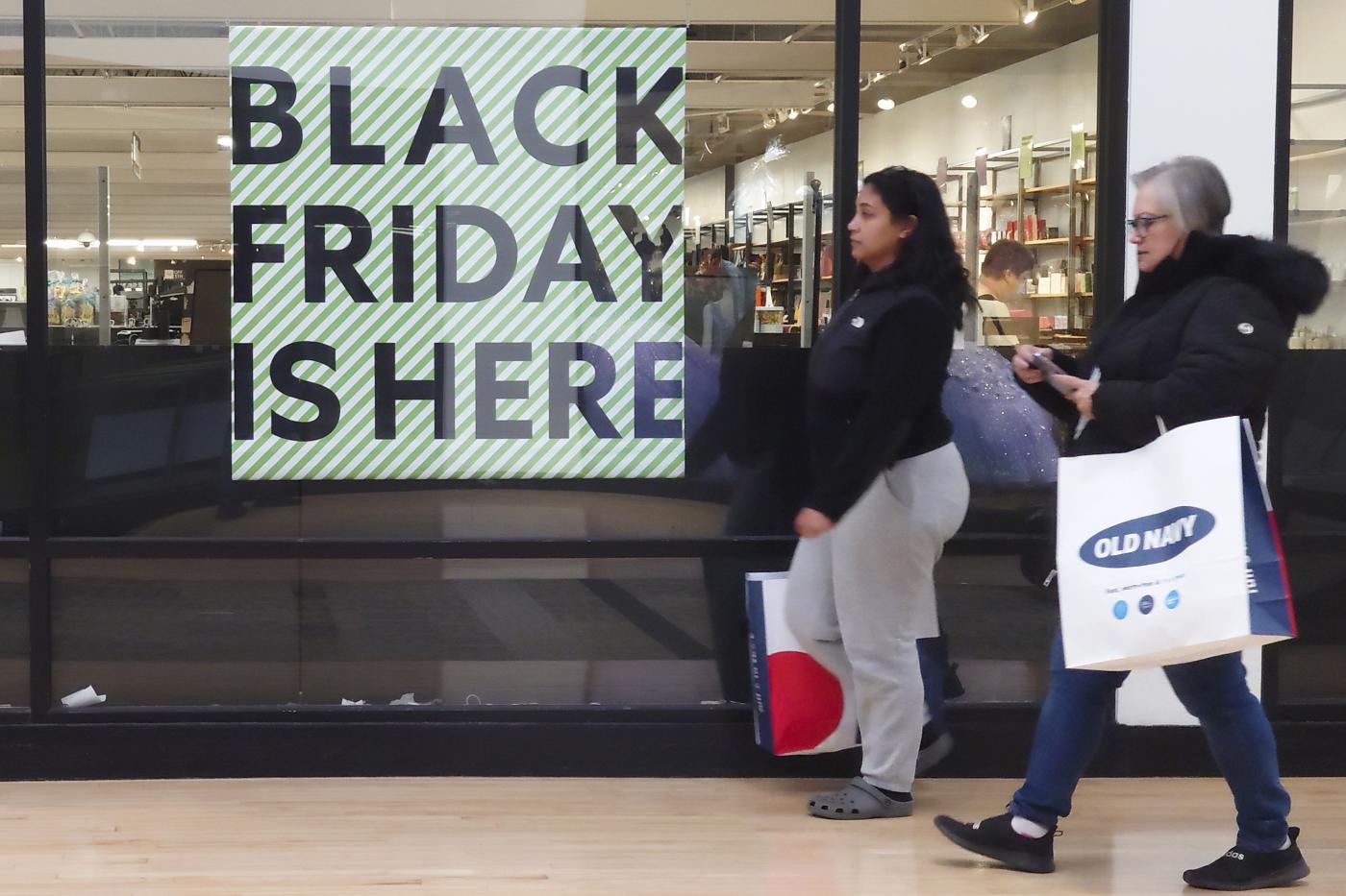 Black Friday, 1 su 2 acquista per Natale