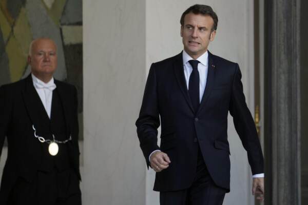 Parigi, Il presidente francese Macron incontra il primo ministro irlandese Micheal Martin
