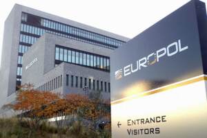 Europol : 44 arrestations dans «l’un des réseaux les plus dangereux» de l’UE
