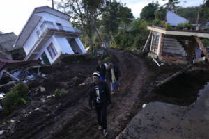 Indonesia, 100 bambini morti in terremoto Giava