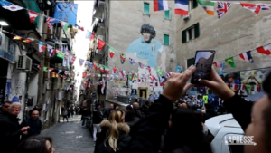 Maradona, Napoli omaggia il suo “Diez”