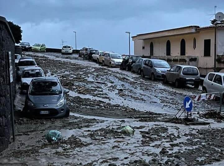 Ischia, Prefetto Napoli: “Stiamo evacuando zone circostanti” Ischia, Prefetto Napoli: “Stiamo evacuando zone circostanti”