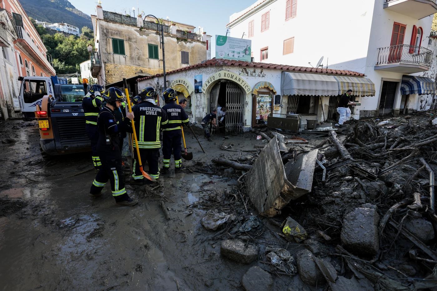 Ischia, identificata vittima: si cercano dispersi