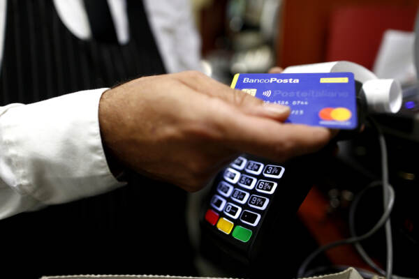 Fisco, detrazioni fiscali per chi usa il bancomat per i pagamenti
