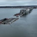 Ucraina, ponte sul Dnipro distrutto dai russi