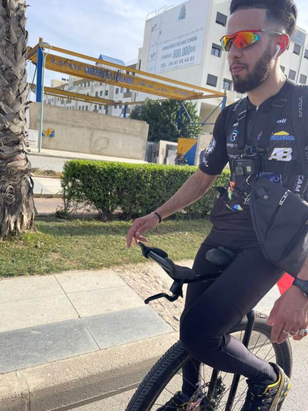 Un Marocain réalise l’exploit de parcourir 340 km à monocycle