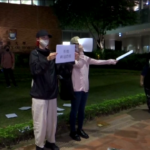 Hong Kong, studenti protestano contro norme anti-Covid